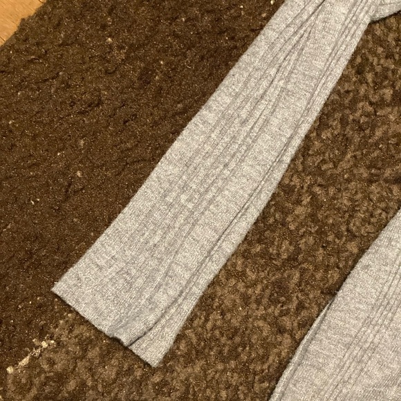 Stork&babe Gray Ribbed Relaxed Long Sleeve Shirt - Picture 5 of 9